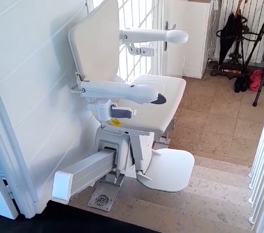 Installation d'un monte-escalier droit